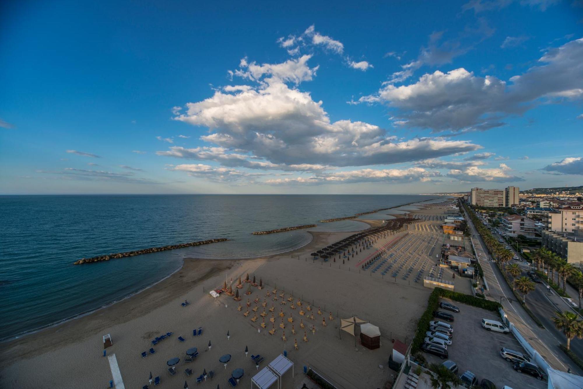 Hotel Antagos Montesilvano Marina Zewnętrze zdjęcie