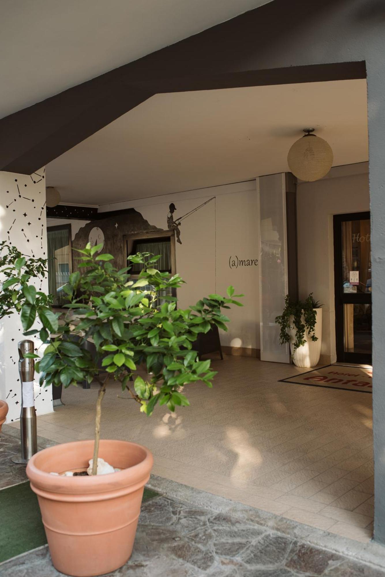 Hotel Antagos Montesilvano Marina Zewnętrze zdjęcie