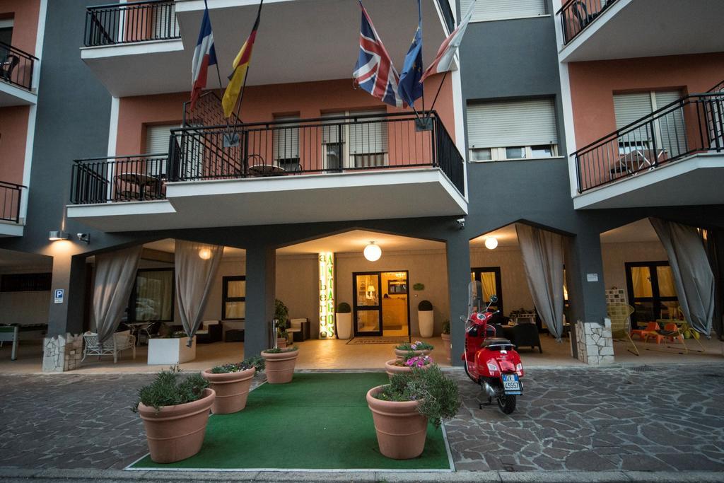 Hotel Antagos Montesilvano Marina Zewnętrze zdjęcie